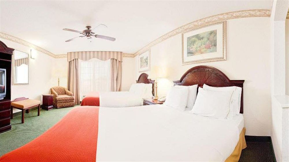 Holiday Inn Express Hotel & Suites Gainesville By Ihg Экстерьер фото