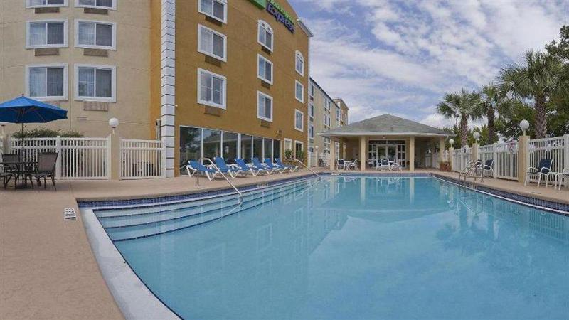 Holiday Inn Express Hotel & Suites Gainesville By Ihg Экстерьер фото