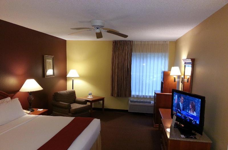 Holiday Inn Express Hotel & Suites Gainesville By Ihg Экстерьер фото