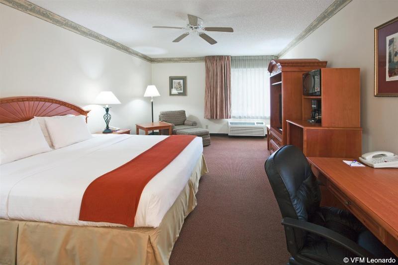 Holiday Inn Express Hotel & Suites Gainesville By Ihg Экстерьер фото