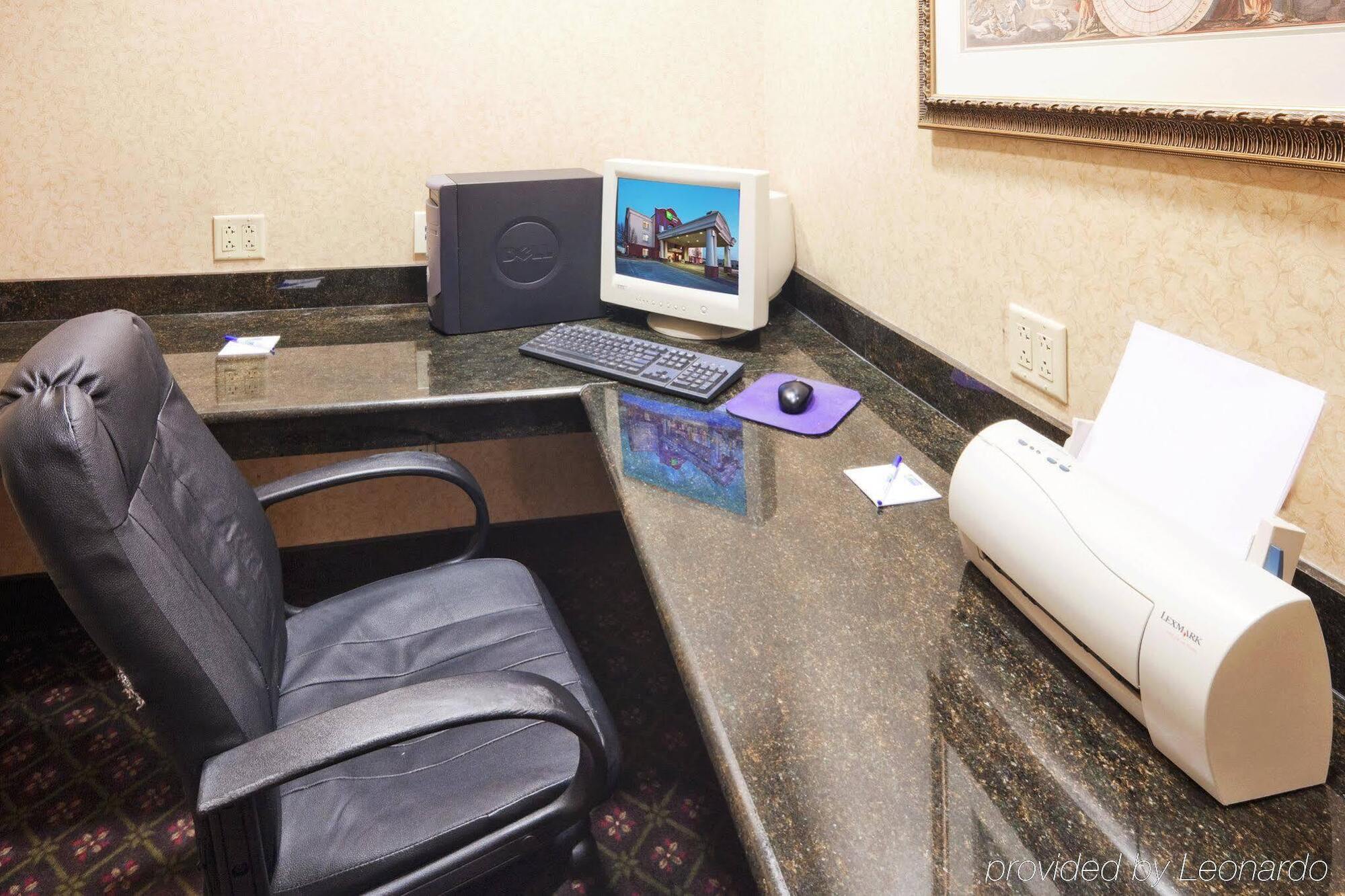 Holiday Inn Express Hotel & Suites Gainesville By Ihg Экстерьер фото