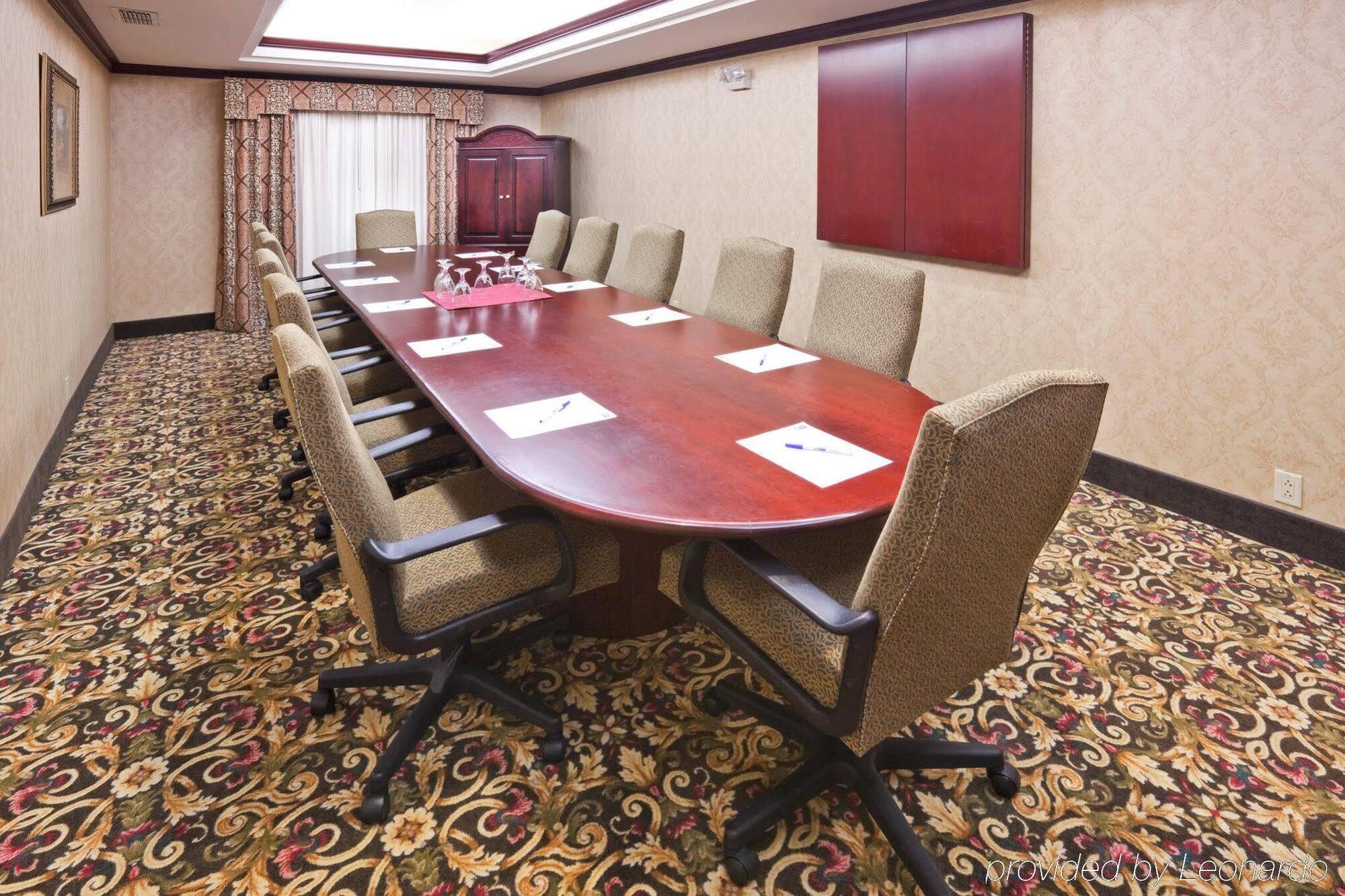 Holiday Inn Express Hotel & Suites Gainesville By Ihg Экстерьер фото